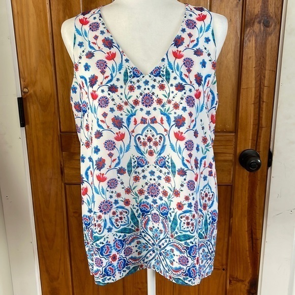 Adrienne Vittadini Tops - Adrienne Vittadini floral Sleeveless Tank Top